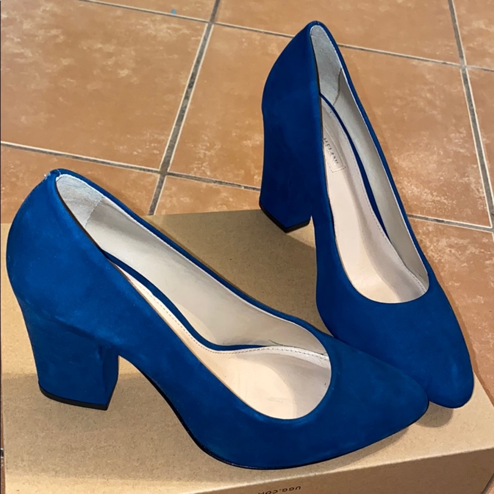 VELVET BLUE HEELS